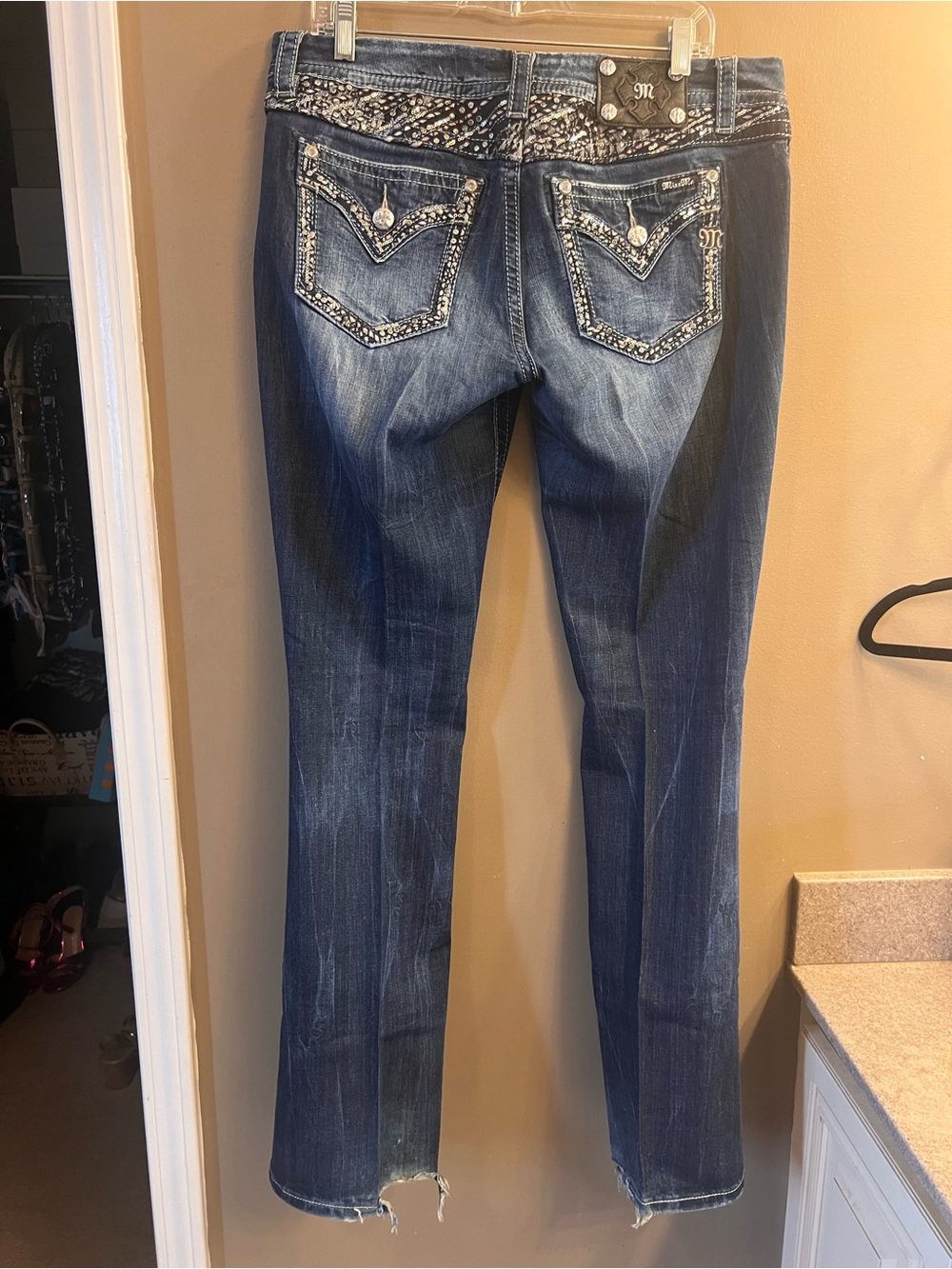 Miss Me Classic Jeans Size 31 Mid-Rise Bootcut Dark Wash Embellished Pocket
